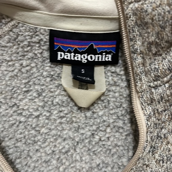 Patagonia Quarter Zip - Picture 2 of 3